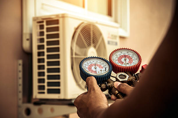 Professional Ac Installation technician working in Hollis, OK